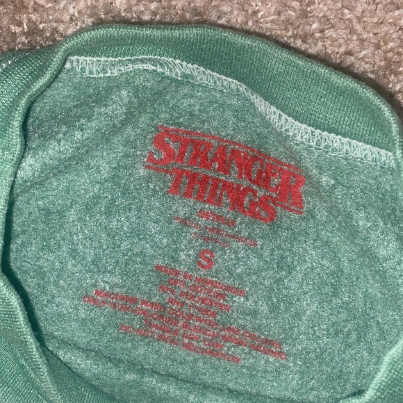 Perfect condition Hawkins crewneck sweatshirt from urban outfitters - Picture 3 of 5